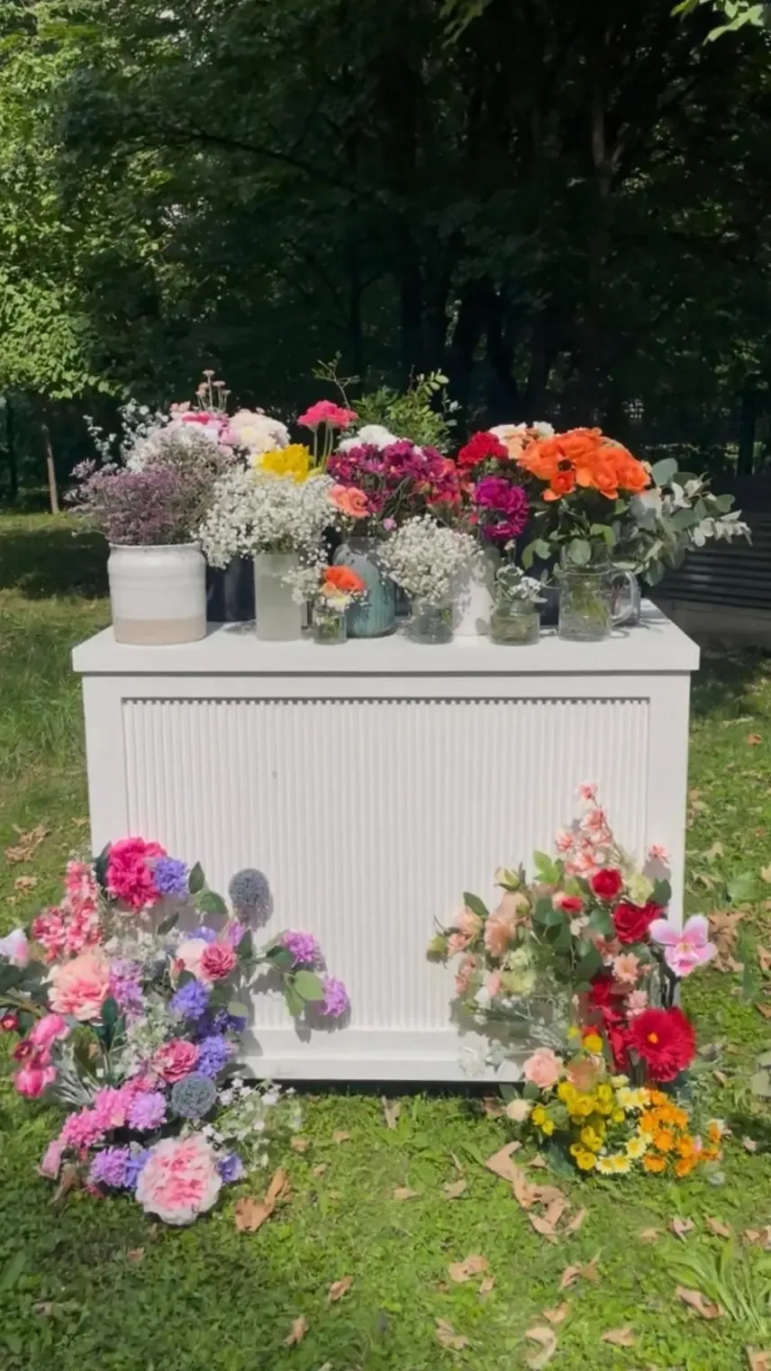 Bunte Donut-Wall und Candybar für Hochzeitsgäste